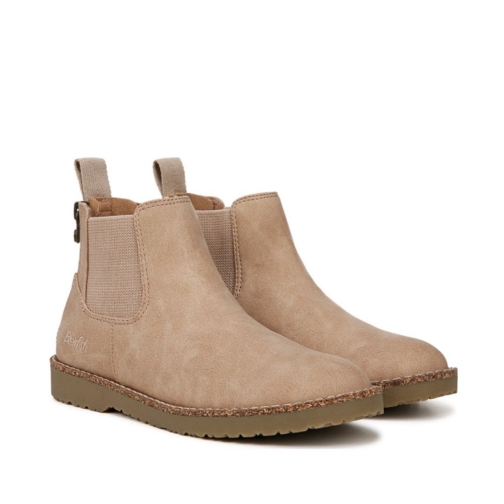 BlowFish Women's Chillin Chelsea Ankle Bootie